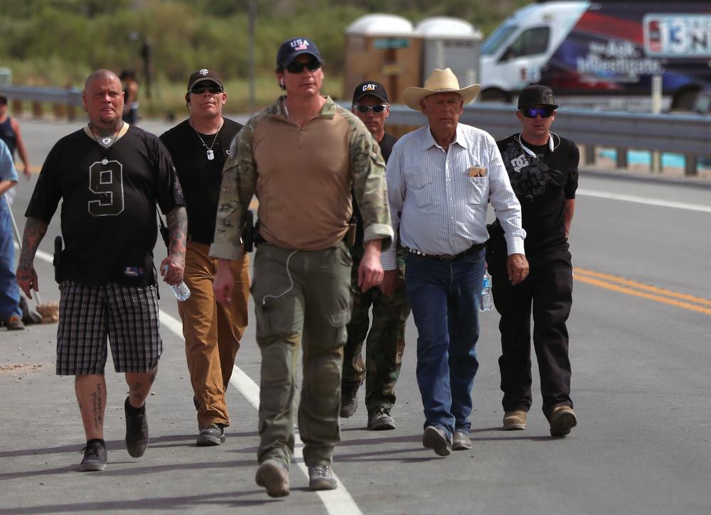 Cliven Bundy, family members, and guards ready for more supporters and militia members to arrive. Image source: REUTERS/Jim Urquhart 
