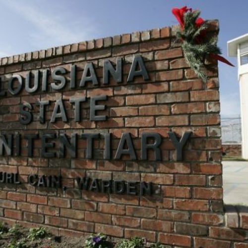 Louisiana Guards Having Sex With Prisoners and Smuggling Drugs Into Prison