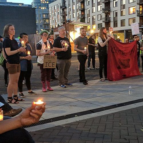 Cops Plead ‘Allow ICE Employees to go Home to Their Families’ After Protesters Blockade Prison in Portland