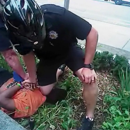 “I’m trying to breathe … trying to live … trying to breathe…” – Bodycam Footage Shows Cop Smothering Man With Knee